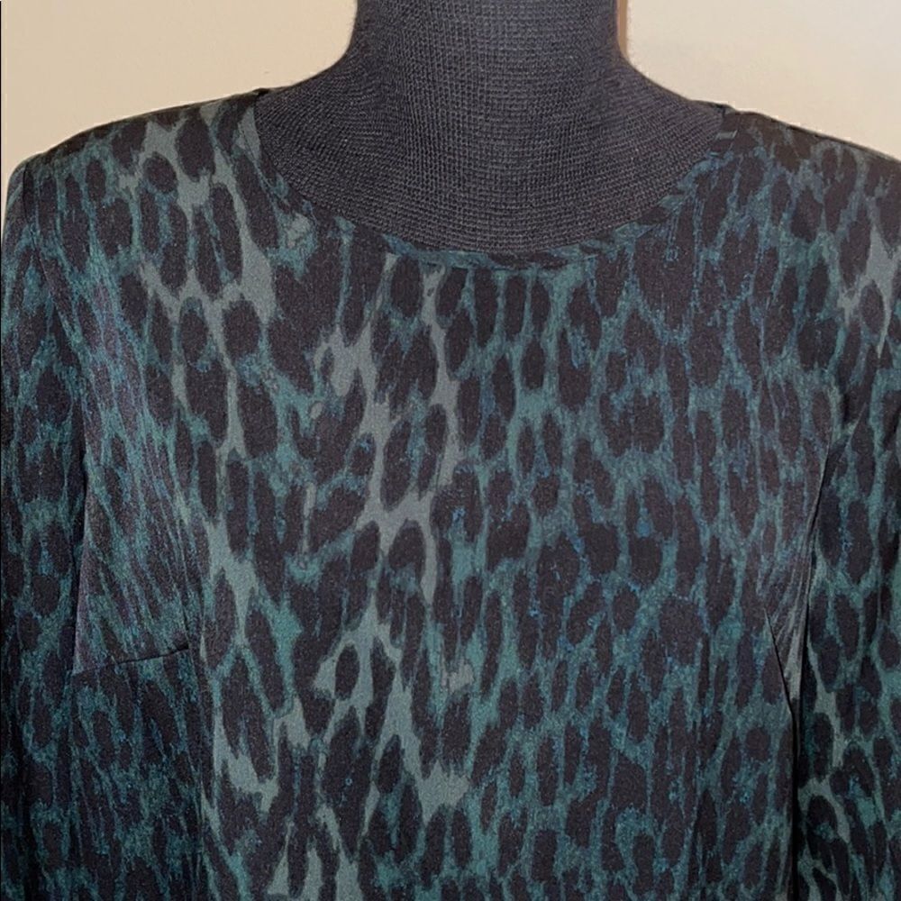 NWT Vince Camuto Animal Print Blouse Top black